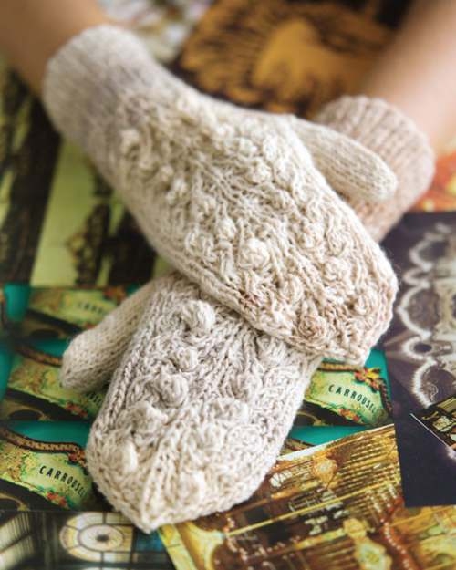 Fine vanter i Noro Silk Garden Sock. Selges kun sammen med garn til modellen. 